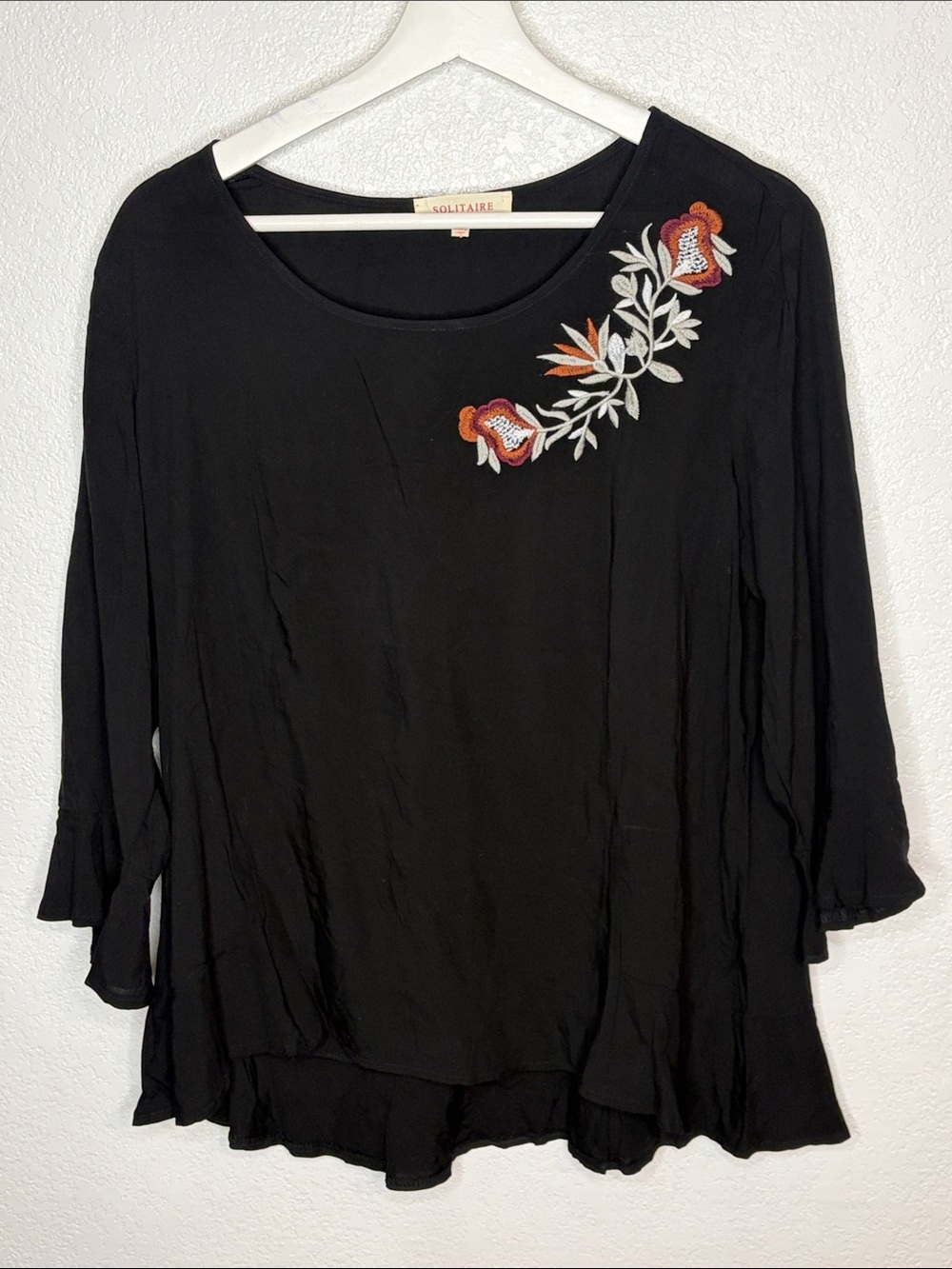 Solitaire Black Floral Embroidered 3/4 Sleeve Scoop Neck Blouse Size Large Boho